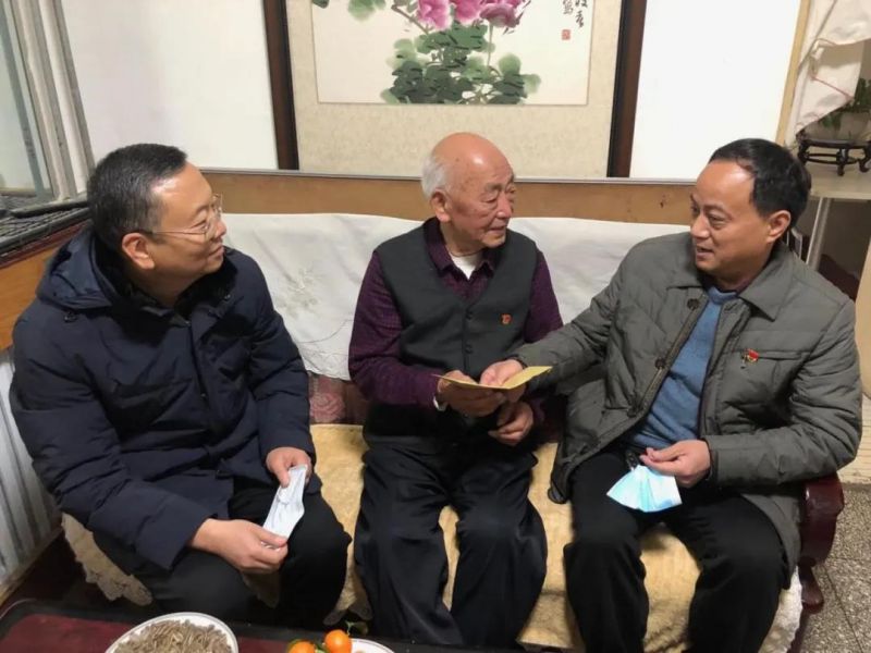 弘義集團(tuán)開(kāi)展春節(jié)前走訪慰問(wèn)生活困難黨員、老黨員、老干部活動(dòng)